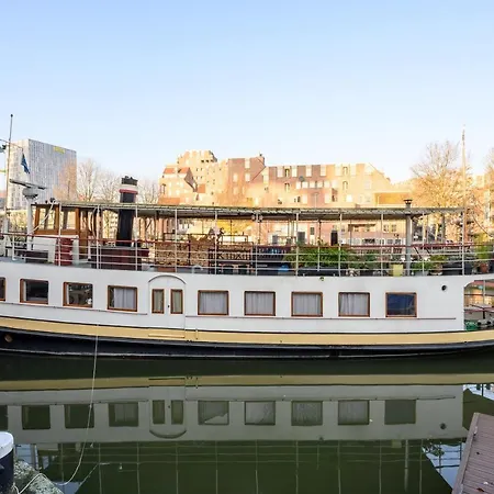 Boatapartment Animathor On Location Botel