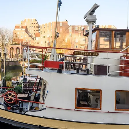 Boatapartment Animathor On Location Botel Rotterdam