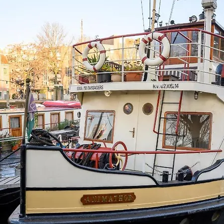 Botel Boatapartment Animathor On Location *