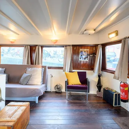 Boatapartment Animathor On Location *