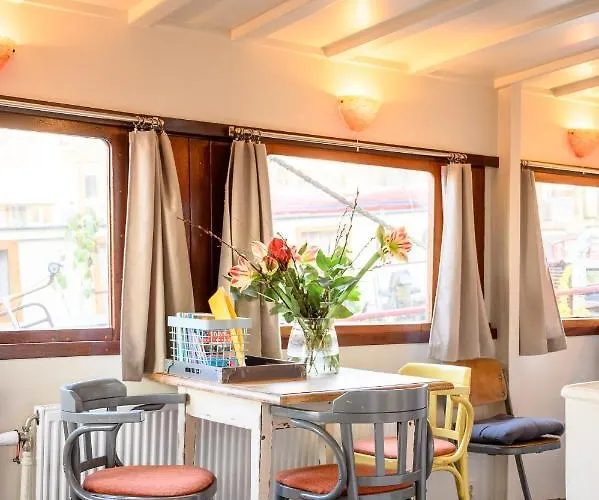 Boatapartment Animathor On Location 船上ホテル *