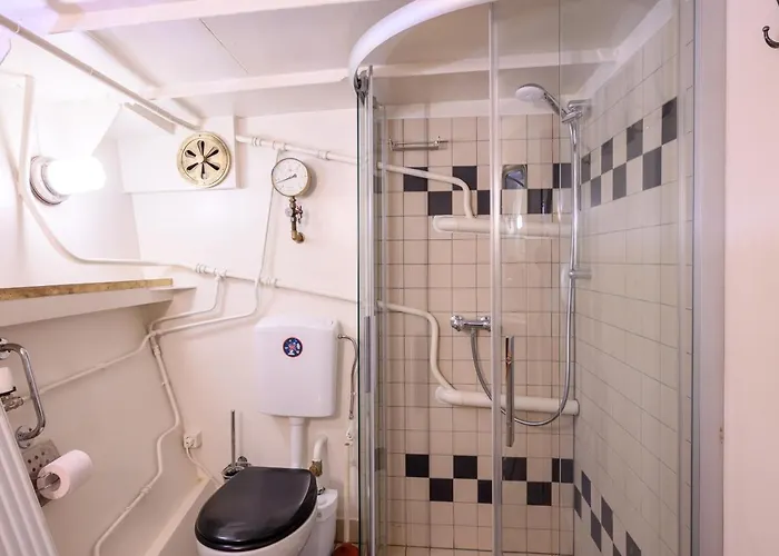 船上ホテル Boatapartment Animathor On Location