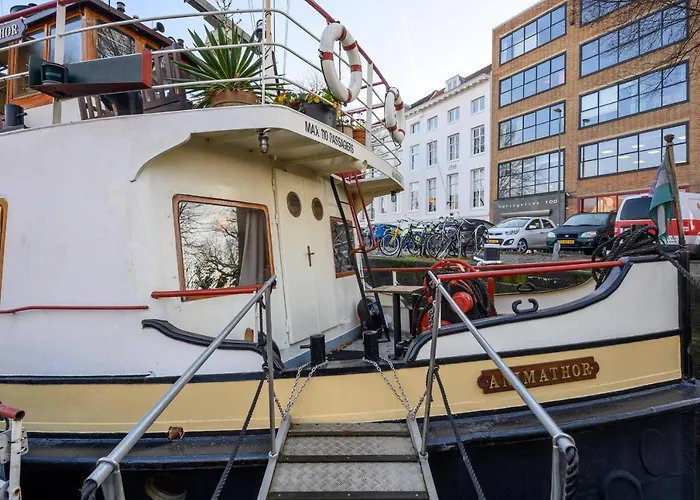 Boatapartment Animathor On Location 船上ホテル