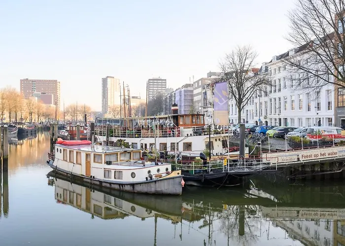 船上ホテル Boatapartment Animathor On Location ロッテルダム