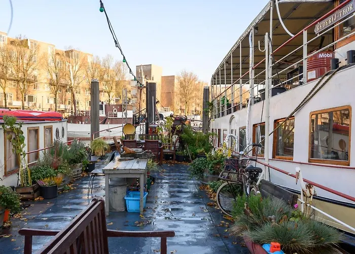 Boatapartment Animathor On Location Tekne Rotterdam