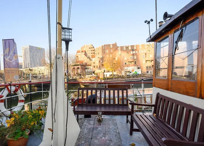 Boatapartment Animathor On Location Tekne Rotterdam