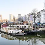 Tekne Boatapartment Animathor On Location Rotterdam