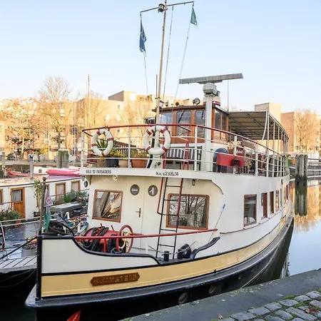 Boatapartment Animathor On Location 船上ホテル